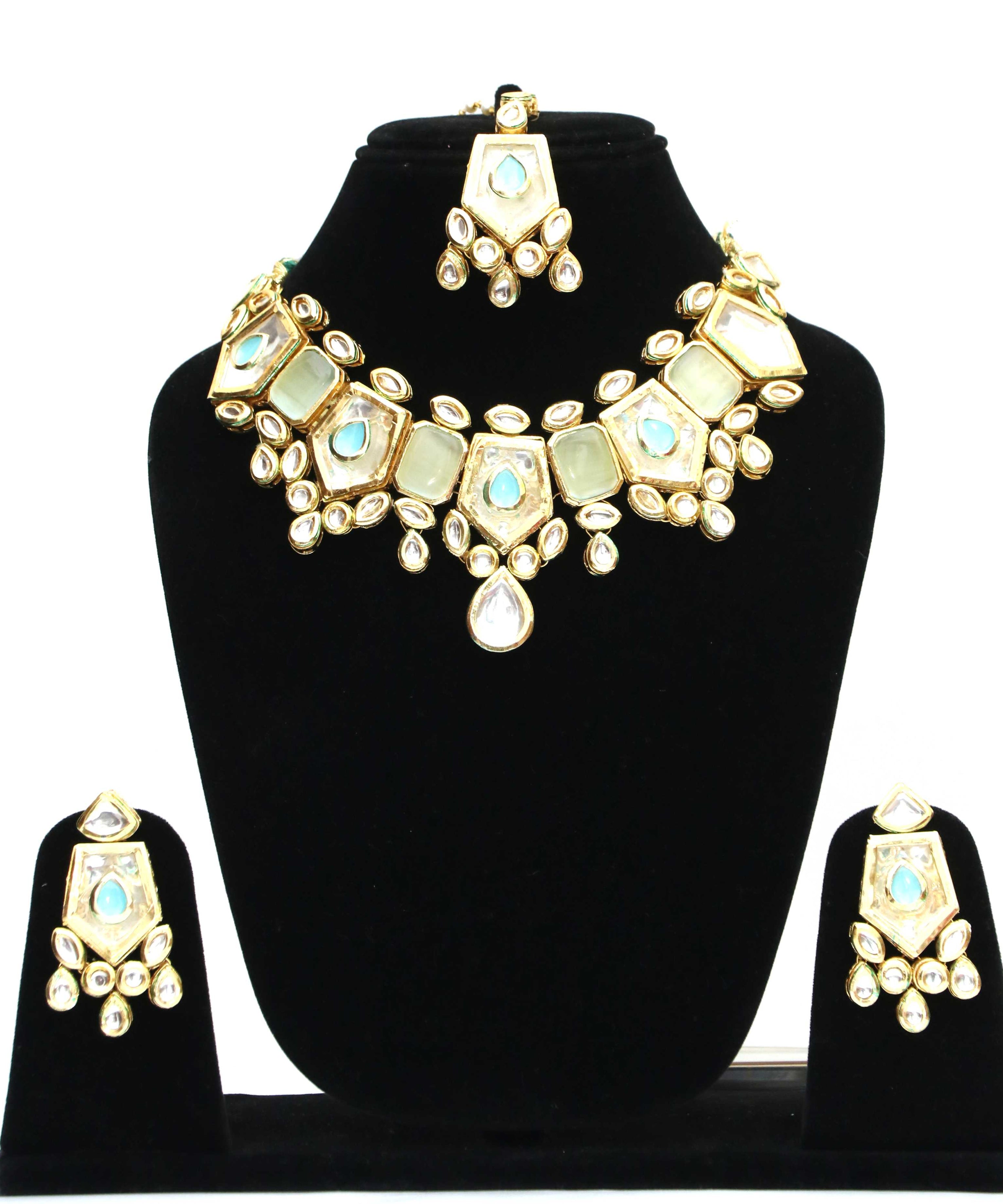 Heavy Kundan Necklace Set with Earrings & Maang Tikka