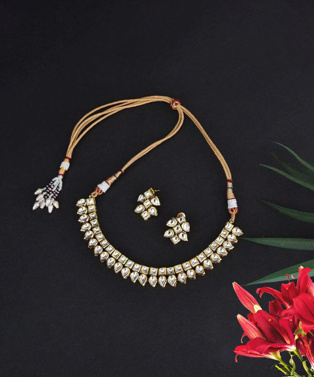 Pretty Handmade Kundan Necklace Set For Girls