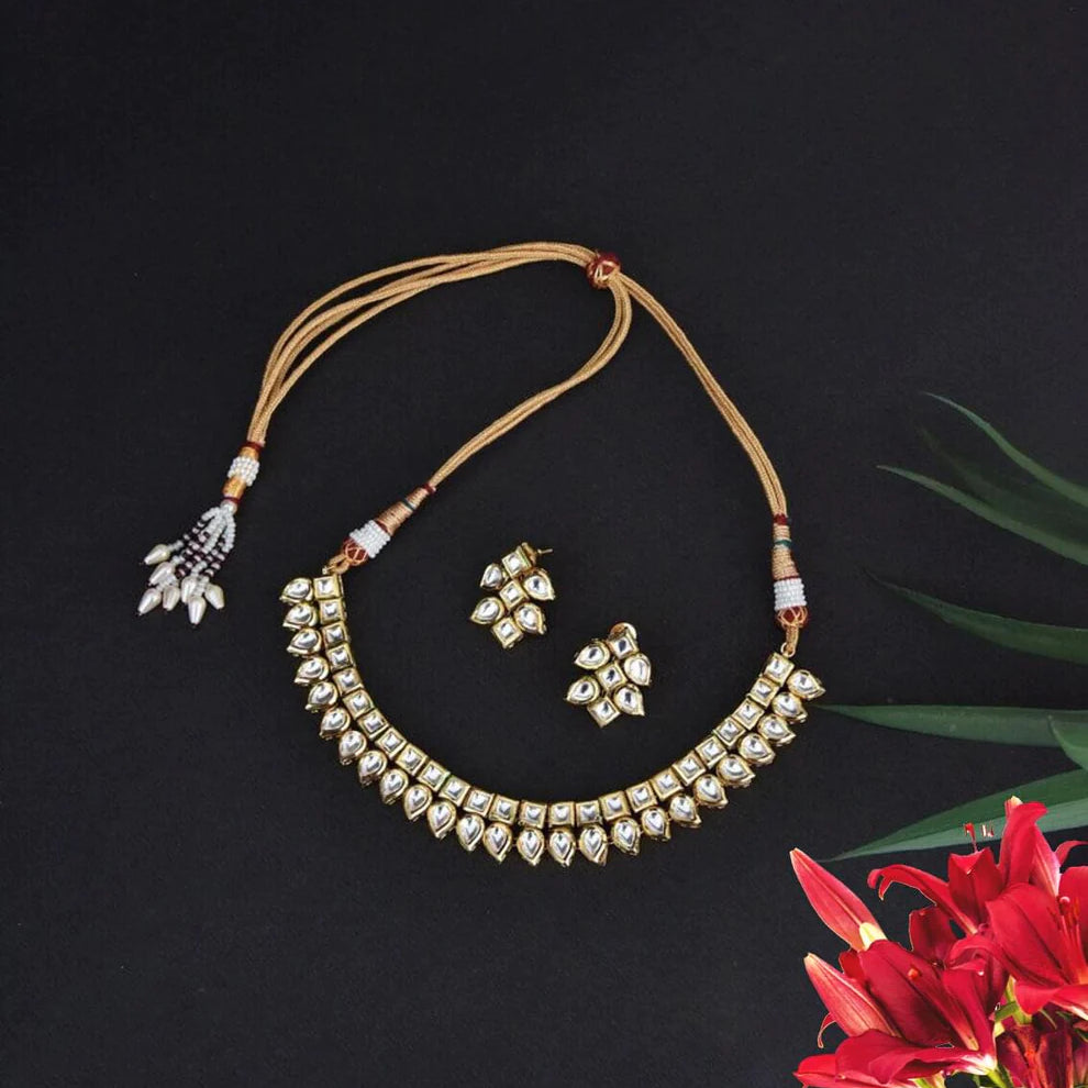 Pretty Handmade Kundan Necklace Set For Girls