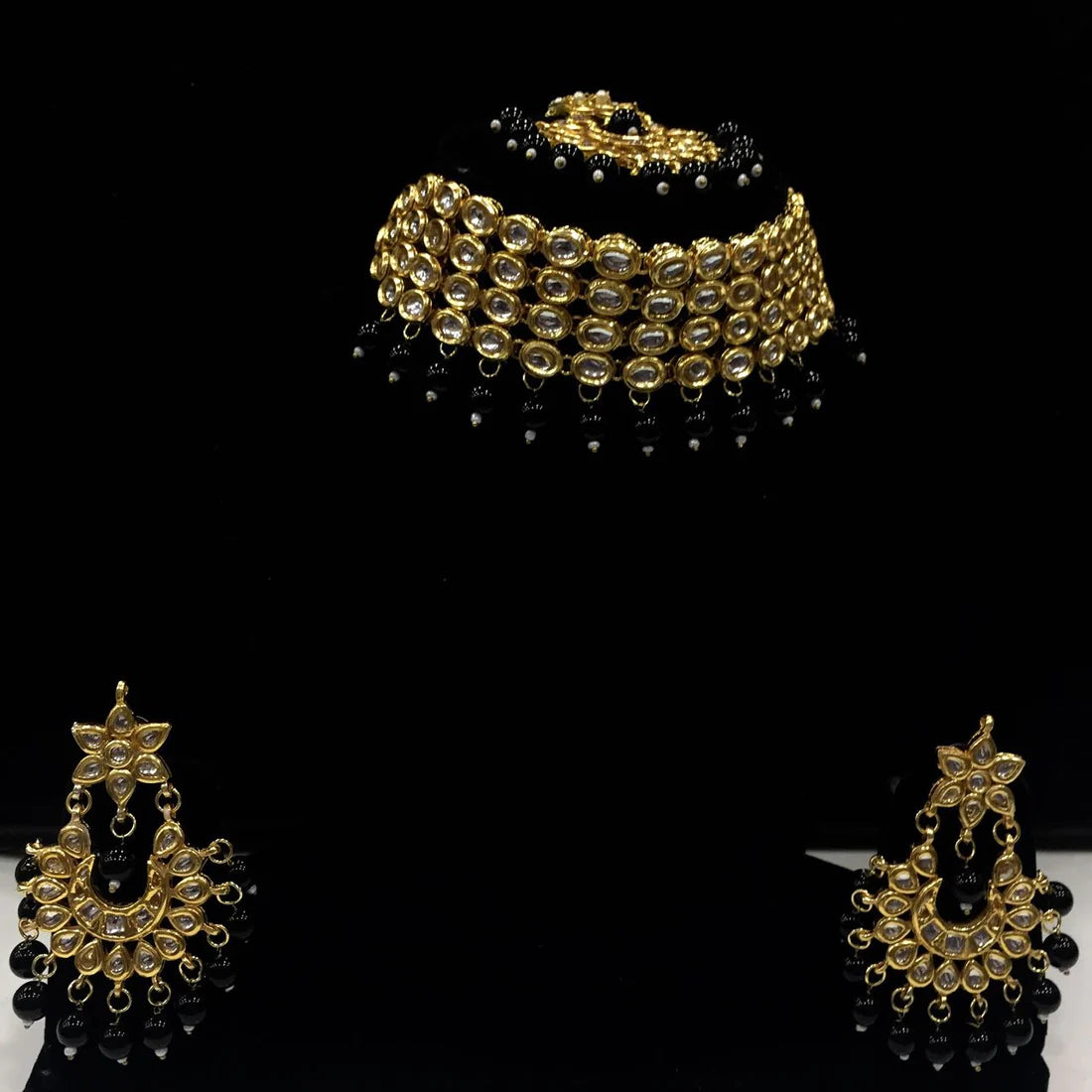 Kundan Necklace Set With Earring & Maang Tikka - Black
