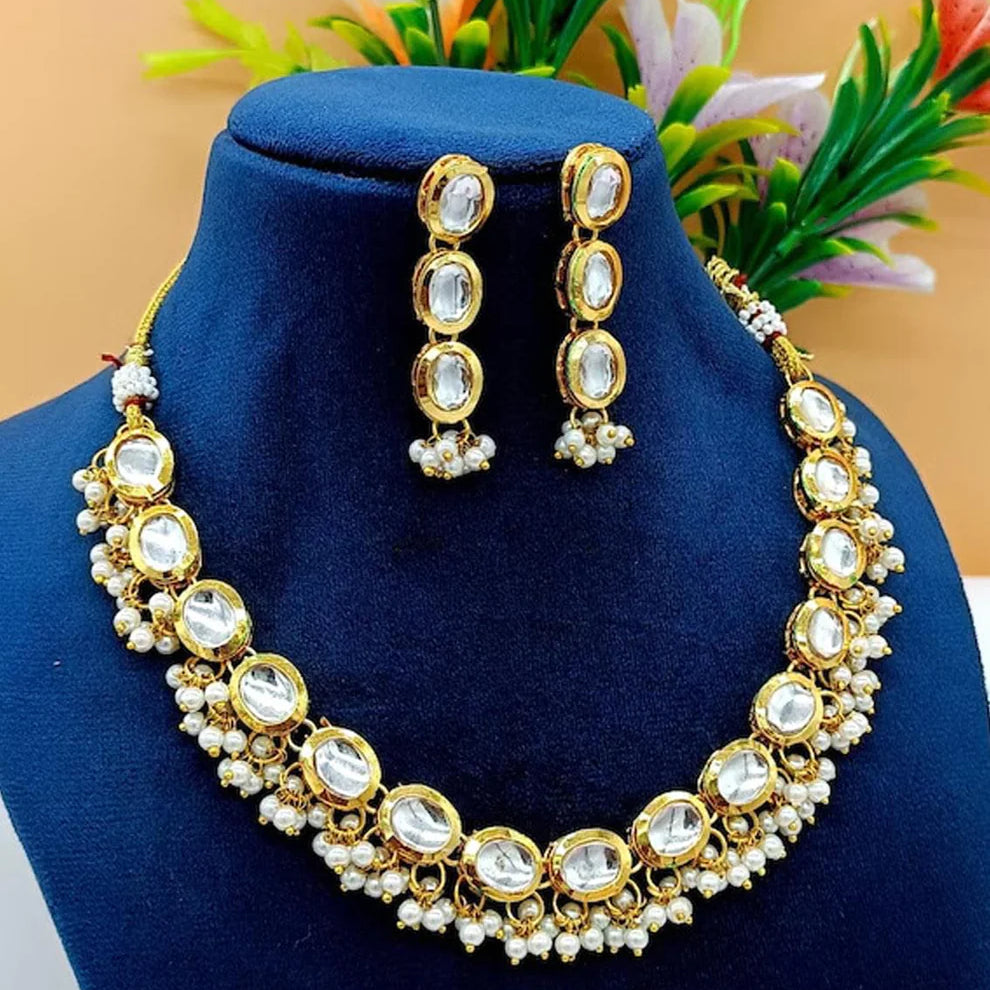 Kundan Pretty Golden Necklace Set For Girls