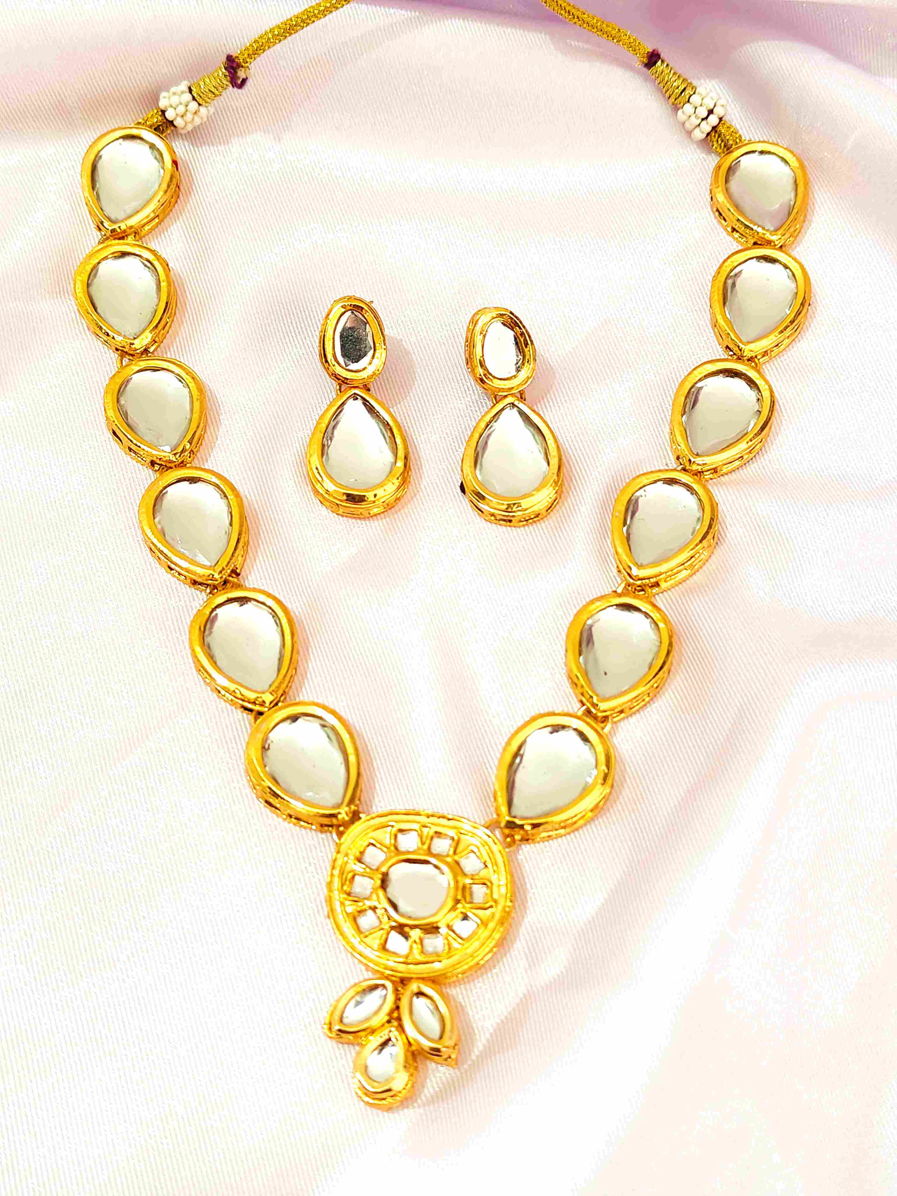 Gold Plated Traditional Kundan Locket Set