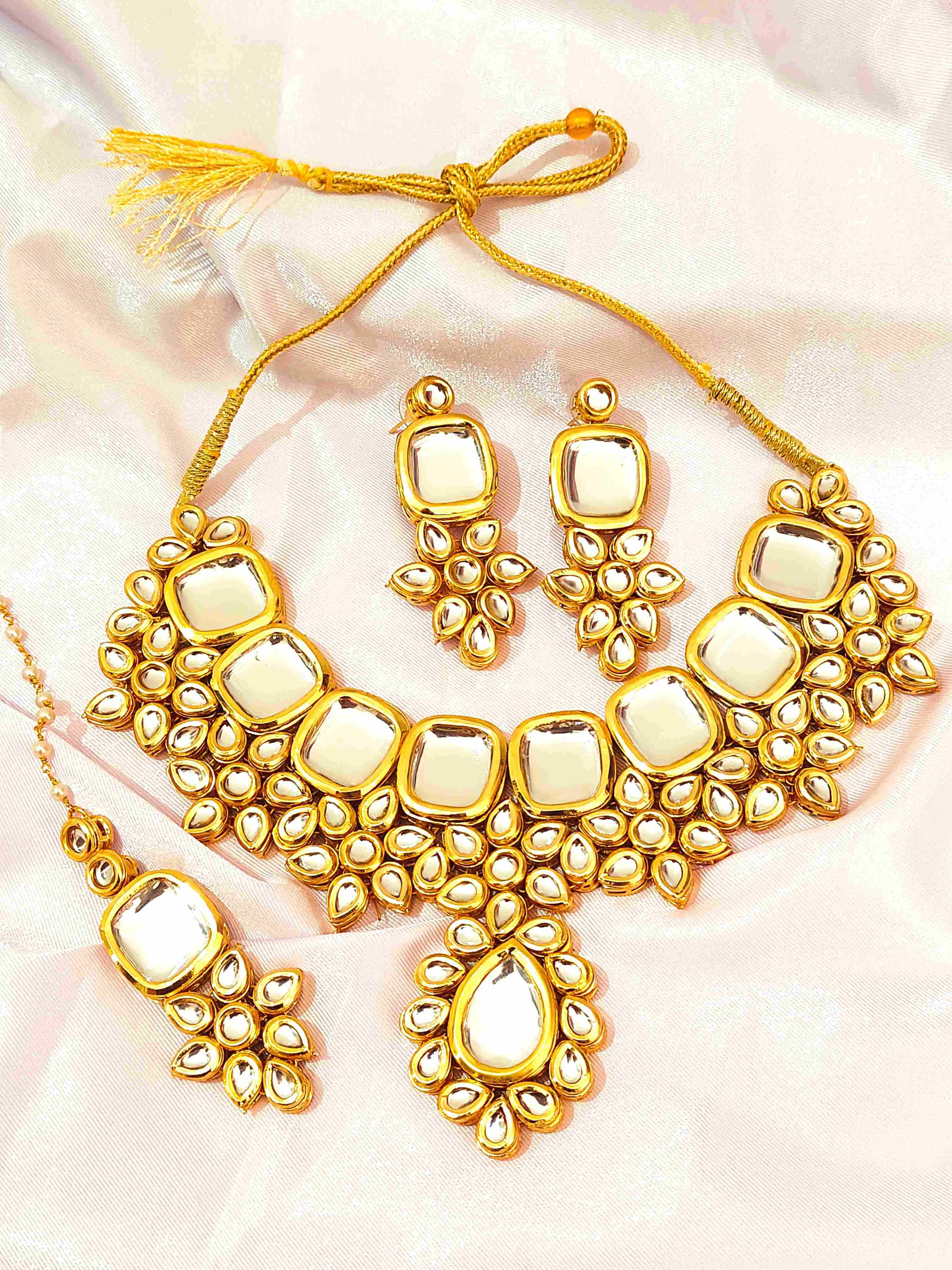 Gold Plated Kundan Flower Design Meenaakri Necklac